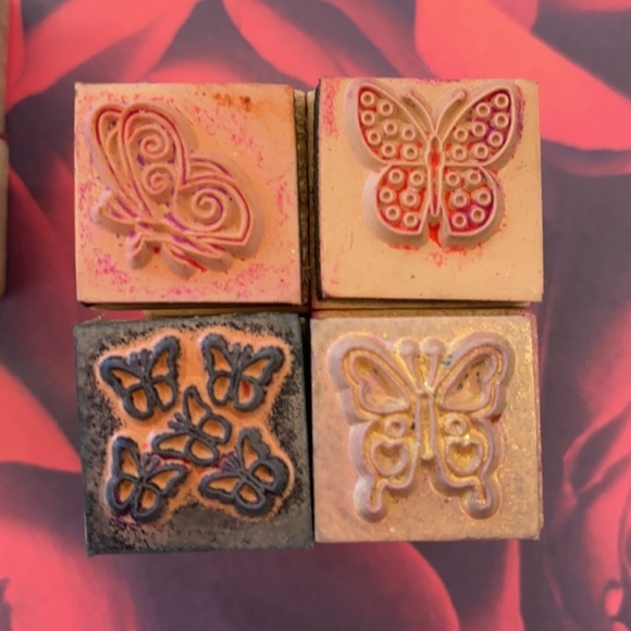 Lot of Small Butterflies & Hearts Wood Mounted Stamps - Picture 6 of 6